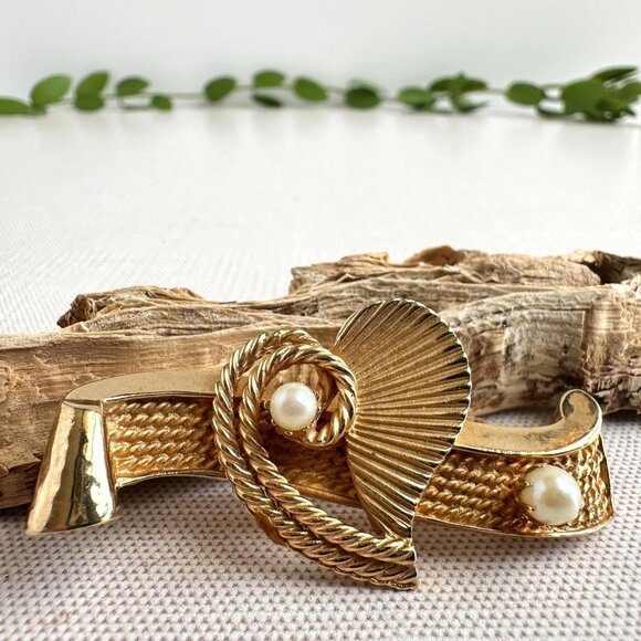 Vintage Marvella Gold Tone Heart Brooch With Faux Pearls 2" X 1" - Picture 7 of 10